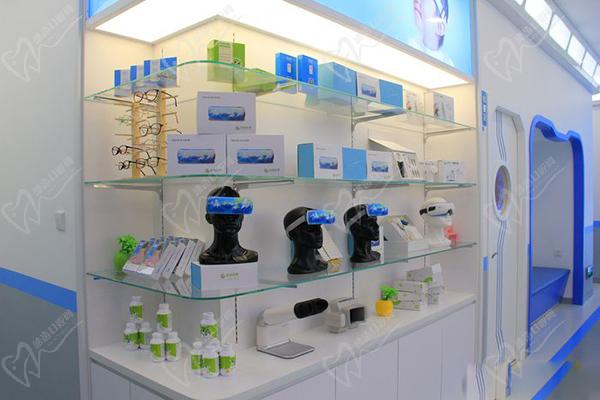 上海未來(lái)視界眼科專做少兒角膜塑形鏡